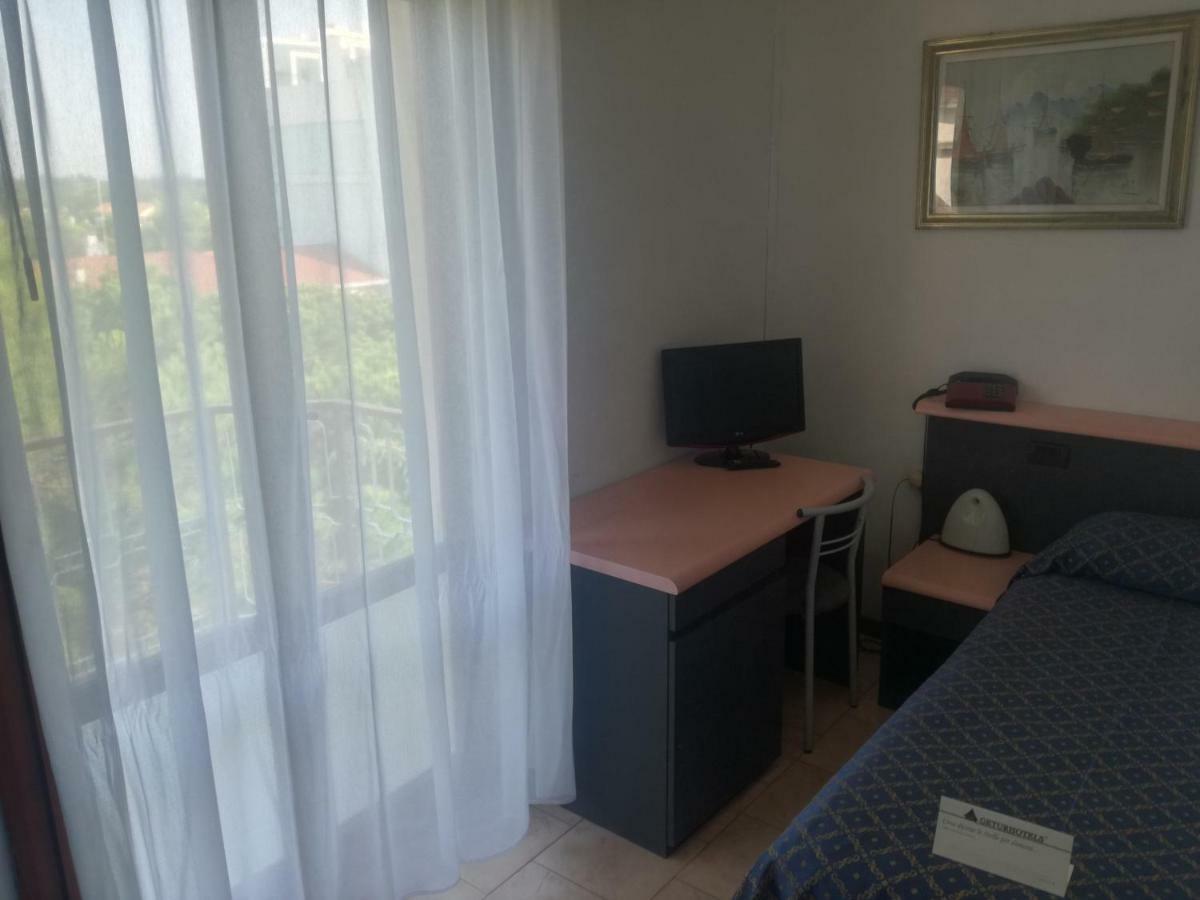 Maxi Heron Hotel 3*